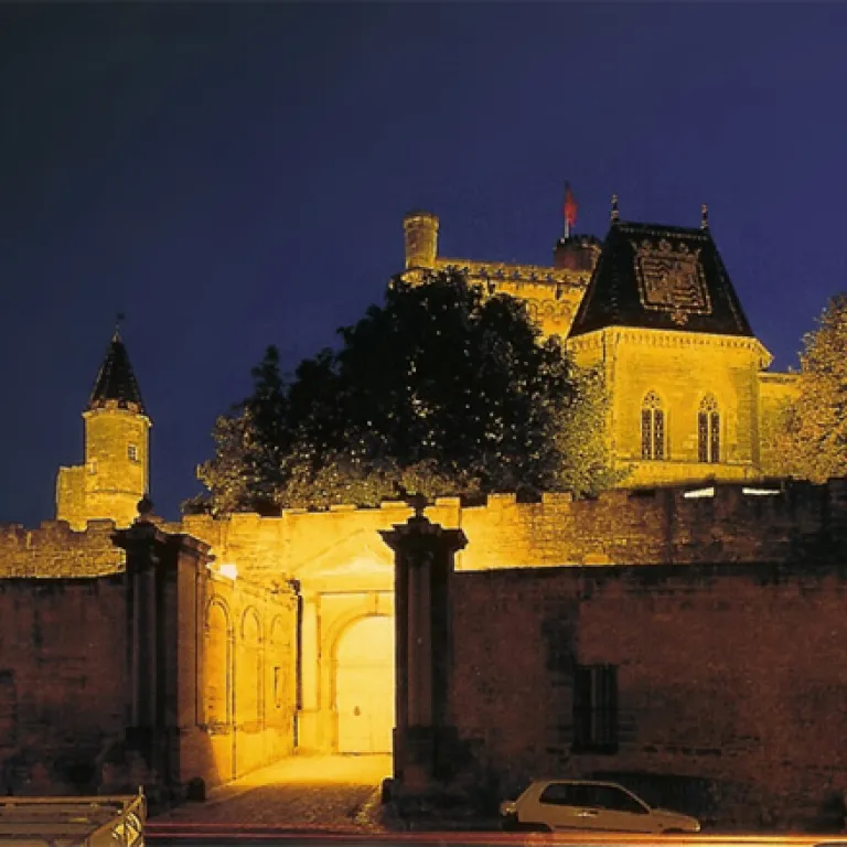 Le château d’uzès de nuit
